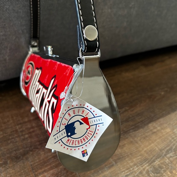 Little Earth Arizona Diamondbacks MLB (2008) metal purse/ handbag - Picture 4 of 13